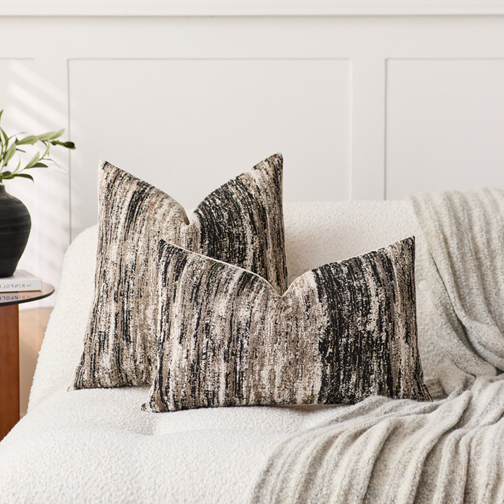 Neutral Brushstroke Lumbar Chenille párnás deco párna